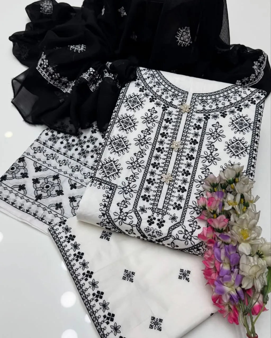 ARFA Embroidered Co Ords with Chiffon dupatta Cross stitch