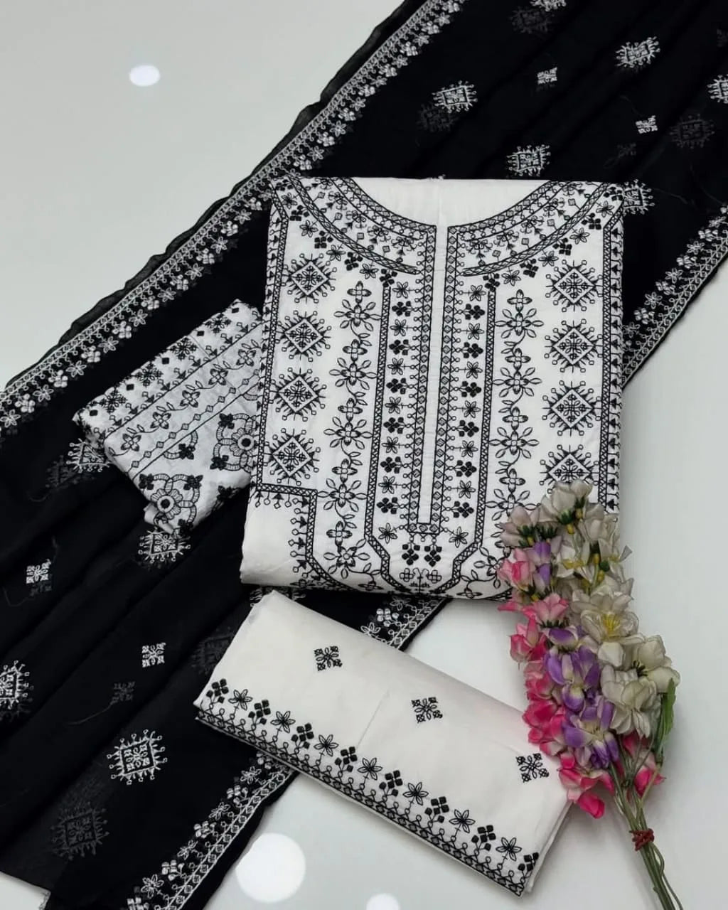 ARFA Embroidered Co Ords with Chiffon dupatta Cross stitch